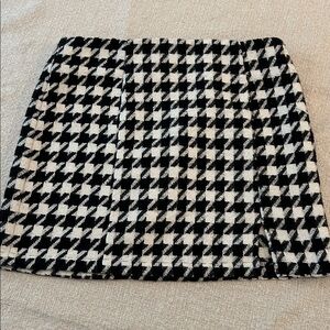 Altar'd State Mini Skirt Monochrome Houndstooth Front Slit Zipper Back Size XL